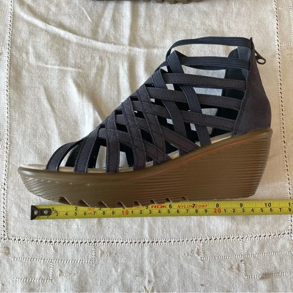 🌸Spring Ready - Skechers Navy Strappy Wedge Sandals – Size 6.5 - Picture 11 of 12